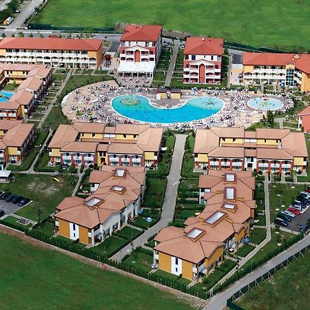 Pini Village Lido Altanea Каорле Екстериор снимка