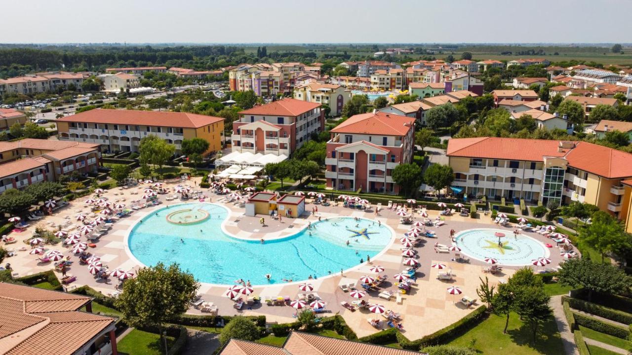 Pini Village Lido Altanea Каорле Екстериор снимка